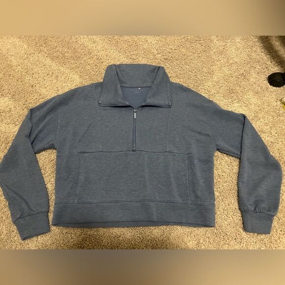 Travis Matthew’s Half Zip Sweatshirt - Picture 1 of 4
